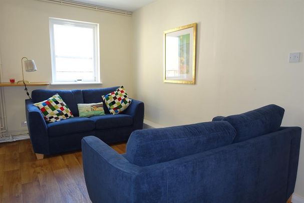 4 bedroom private hall to rent - Photo 1