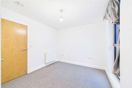 Cromwell Road, Redhill, Surrey, RH1 - Photo 3