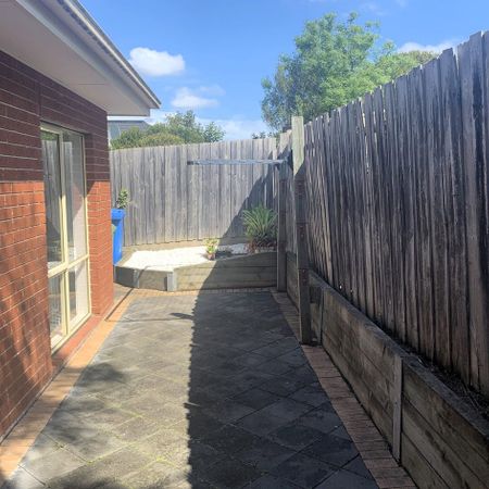 NEAT & TIDY 2 BEDROOM UNIT! - Photo 4