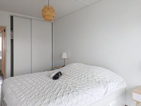 Appartement à louer - REIMS RUE DESBUREAUX - Photo 4