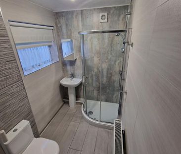 3 bedroom semi-detached house to rent - Photo 6