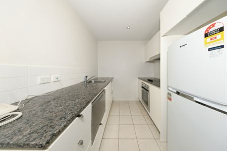 Fully Furnished And Equipped - Photo 3