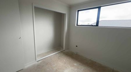 PRIME LOCATION - Photo 3