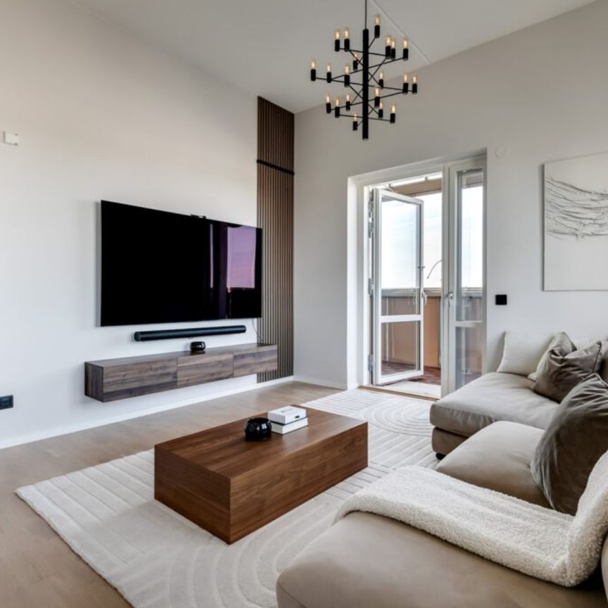 En exklusiv och nyrenoverad lägenhet i Solna - Photo 1