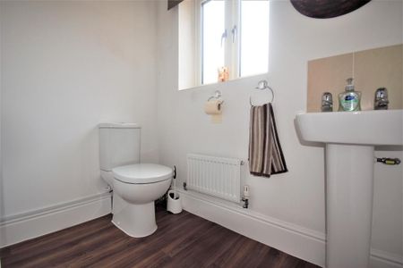 3 bedroom semi-detached house to rent - Photo 5