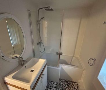 Bournes Crescent, Halesowen, West Midlands, B63 - Photo 5