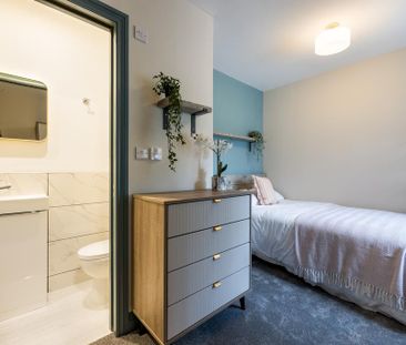 1 bedroom in a house share to rent - Photo 4