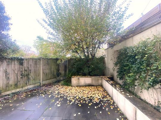 Park Grove, Henleaze, Bristol, BS9 4LF - Photo 1