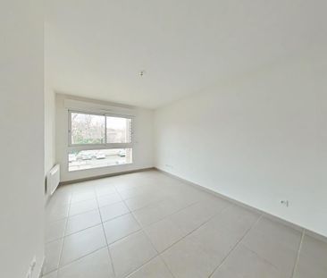 Location Appartement 3 pièces 73m² ROMANS SUR ISERE 26100 - Photo 6