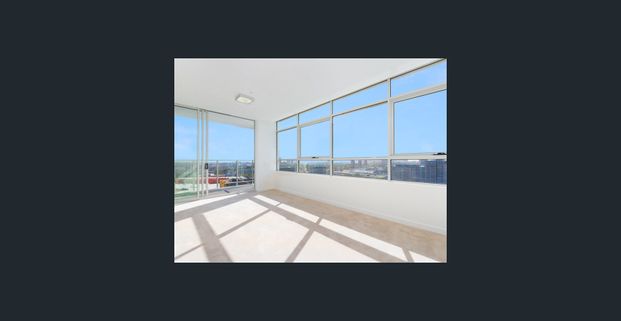 Stylish Two Bedroom Apartment with Stunning Views - Photo 1