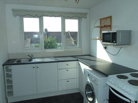 Elderton Road, Westcliff on Sea, Property for rent - Photo 2