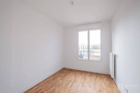 Rental Apartment Clichy Centre ville - Photo 2