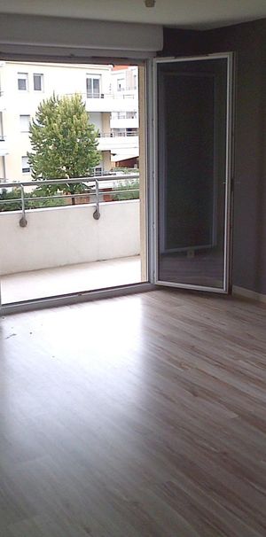 location Appartement T3 DE 64.4m² À MARSEILLE - Photo 1