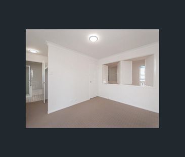 PRIVATE AND SECURE - Photo 4