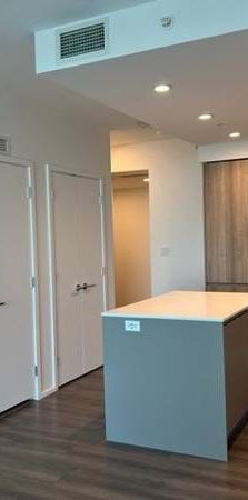 Junior 2 bed + 2 bath with A/C @ City of Lougheed - Pet Friendly! - Photo 1