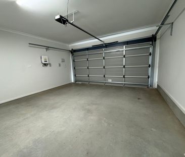 Brand New Spacious & Stylish Family Home in Prime Wilton Location - Photo 1