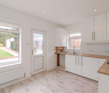 2 bedroom semi-detached bungalow to rent - Photo 6