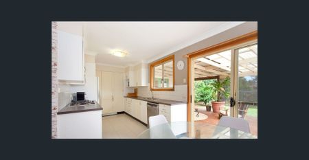 Ideally Positioned in a Quiet, Convenient Setting - Photo 4
