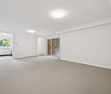 Spacious 2 Bedroom Unit - Photo 2