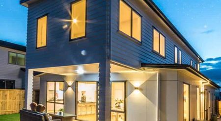 SPACIOUS 4 Bedroom property - Photo 2