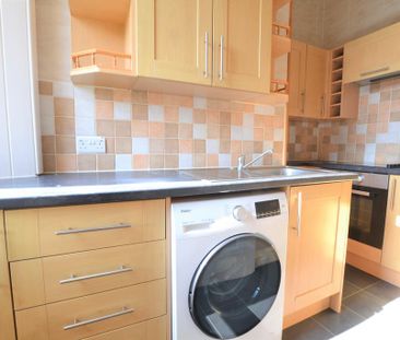 2 bedroom flat to rent - Photo 6