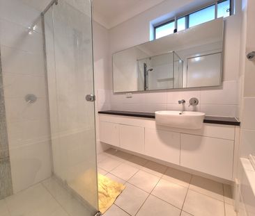 25 Passendale Road, Edmondson Park NSW 2174 - House For Rent | Domain - Photo 6