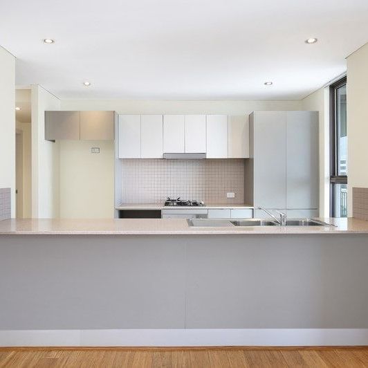 Comfortable unit in a convenient location - Photo 1