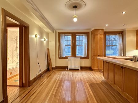 Royal York à Outremont : condo de 1300 pc avec 2 chambres et vue sur la montagne, offert en location semi-meublée INCLUS ! - Photo 2