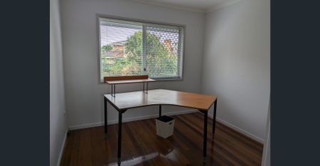 Spacious family home with hilltop views in Mansfield catchment - Photo 2