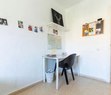 Plaza Honduras, Valencia, Valencian Community 46022 - Photo 6