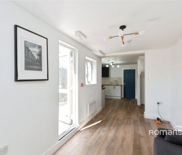 1 bedroom in a house share to rent - Photo 1