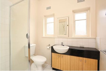 4/135 Locksley Road, Eaglemont VIC 3084 - Photo 5