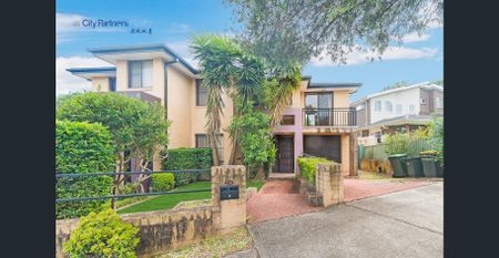 Sensational Duplex, Top Location - Photo 3