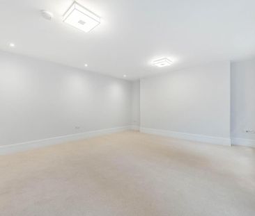 3 bedroom flat to rent - Photo 6