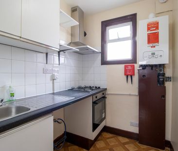 1 Bed Flat, Hickling Road, IG1 - Photo 5