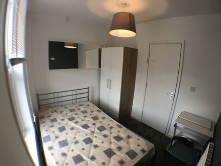 3 Bed - 1 Harold Mount, Hyde Park, Leeds - LS6 1PW - Student - Photo 4