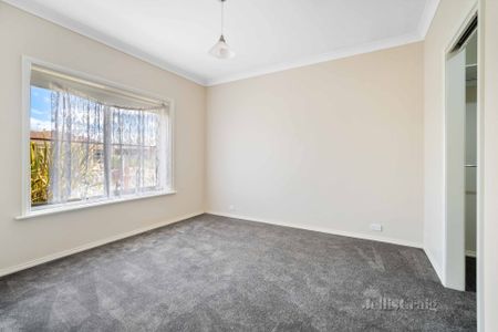 7 Jordan Avenue, Delacombe - Photo 2