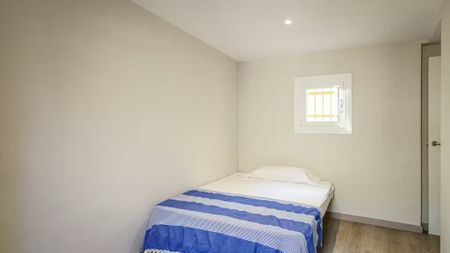 Carrer de lHospital, Barcelona, Catalonia 08001 - Photo 2