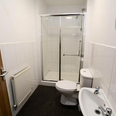 1 bedroom in a house share to rent - Photo 3