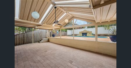 Paces from shops, cafés and Lighthouse Beach - Photo 4