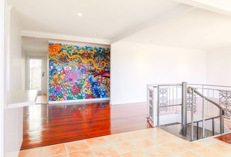 A HIDDEN GEM IN WEST GLADSTONE - STUNNING VIEWS, UNMATCHED CHARACTER! - Photo 3