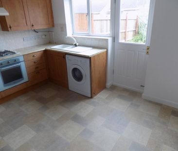 2 bedroom terraced house to rent - Photo 4