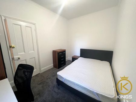 4 bedroom terraced house to rent - Photo 4