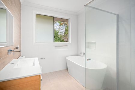 Modern Four-Bedroom Family Home - Photo 4