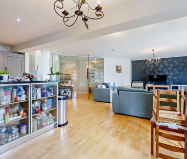 2 bedroom semi-detached house to rent - Photo 4