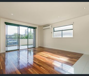 Location! Convenience! Box Hill High School Zone! - Photo 1