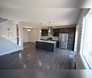 Desrochers 3 Bed 2.5 Bath Dbl Garage SW Edmonton - Photo 4