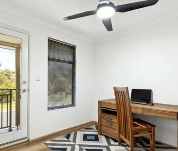 STYLISH MODERN HOME IN GREAT LOCATION - Photo 6