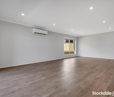 Luxurious Living Awaits in Redstone! - Photo 2