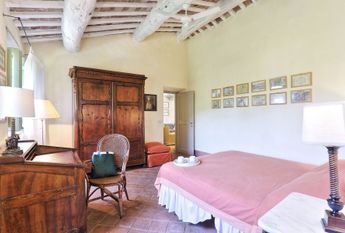 Villa Gladiolo - beautiful countryside estate among olive groves